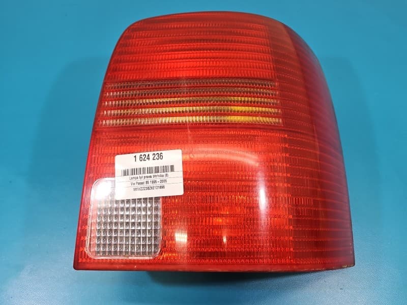 Lampa tył prawa błotnika Vw Passat B5 kombi EUROPA 3B9945112F