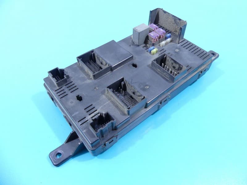 Sterownik moduł SKRZYNKA BEZPIECZNIKÓW Kia Carnival II 05-14 91958-4D080