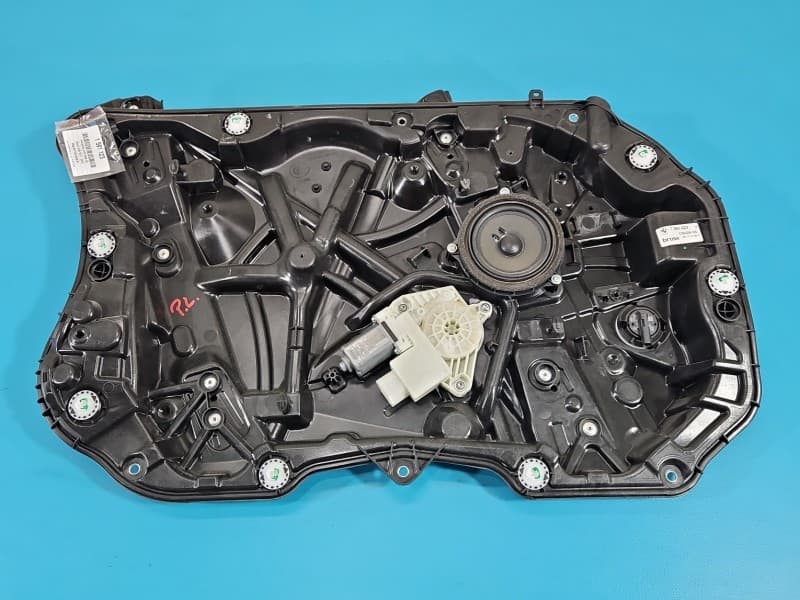 Podnośnik przód lewy SZYBY WINDA 7360423 BMW G30 5d kombi