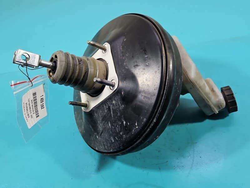 Serwo hamulcowe Ford Fiesta Mk8 1,1 Ti-VCT 0204828033 H1BC-2B195-AC