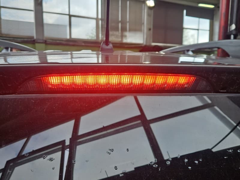 TRZECIE ŚWIATŁO STOP STOPU Peugeot 4007 HB P5631