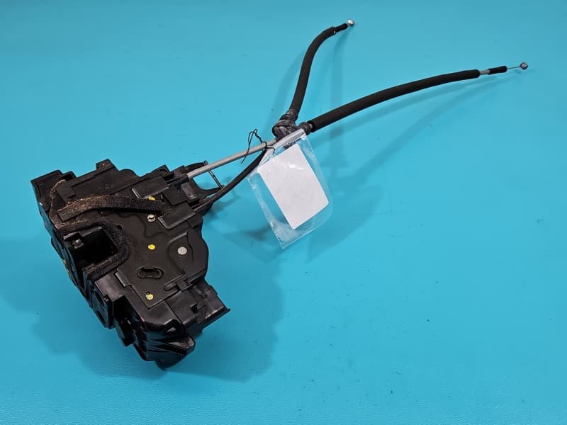 Zamek przód lewy Hyundai Santa Fe II 06-12 EUROPA 6 PIN