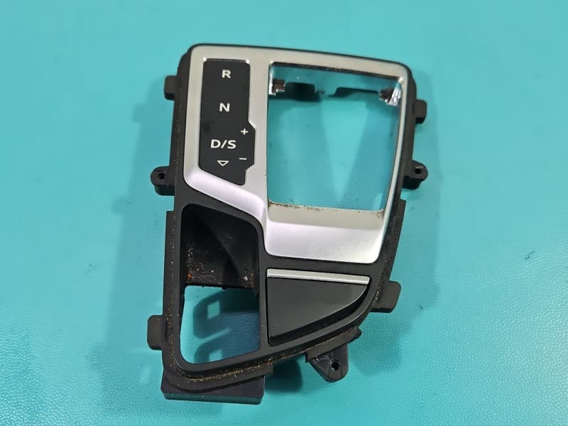 Listwa dekor deski AUDI Q7 II 4M 4M1713111F
