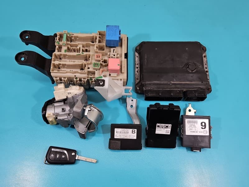 Komputer Sterownik silnika Toyota Avensis III T27 1,8 vvti 89661-05G80