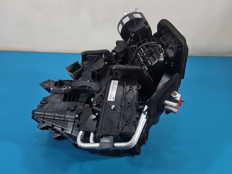 Nagrzewnica Land rover range Evoque I 11-18 BJ32-19B555-AE 20120324A EUROPA