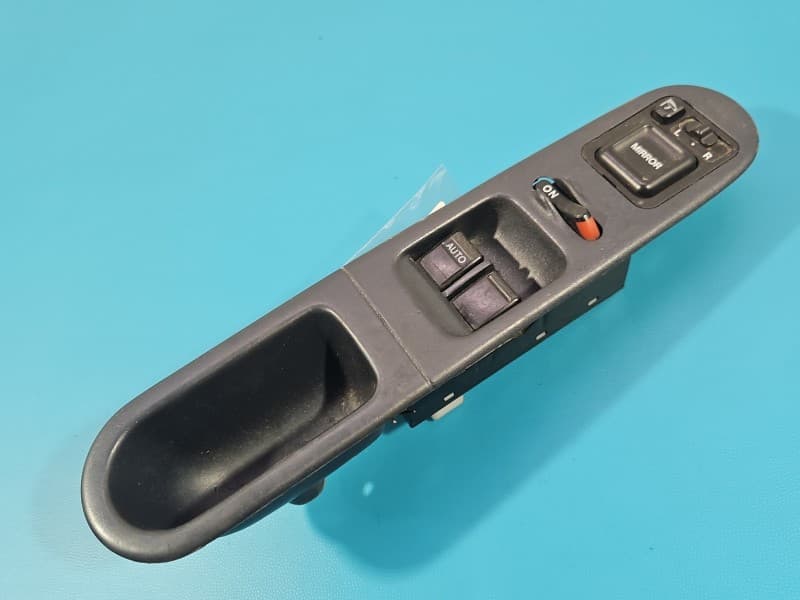 Przełącznik szyb HONDA HR-V I 99-06 Honda EU 83510-S2H-G000 C8F-HC32L