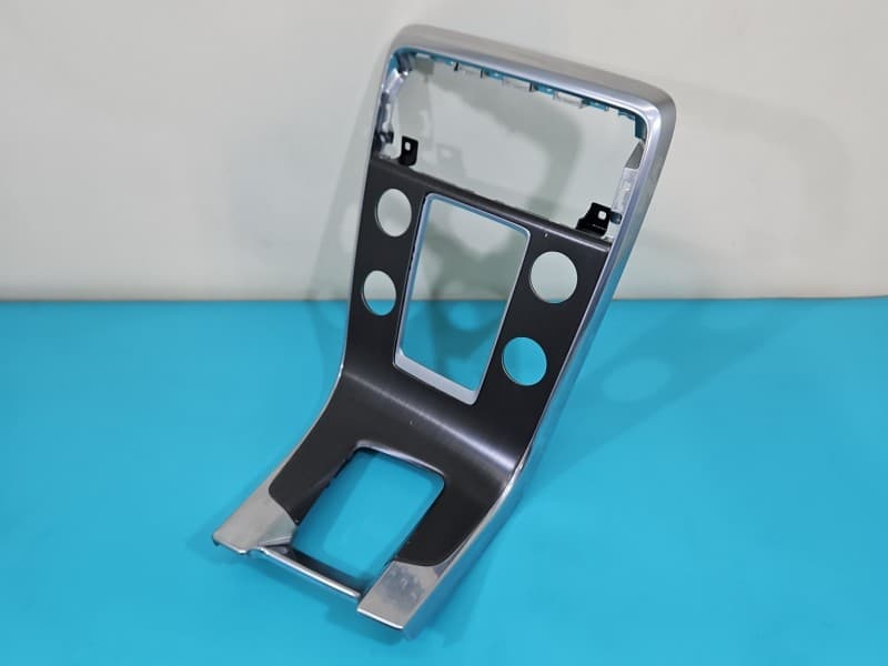 Listwa dekor deski VOLVO S60 II 10- Rysy / zadrapania