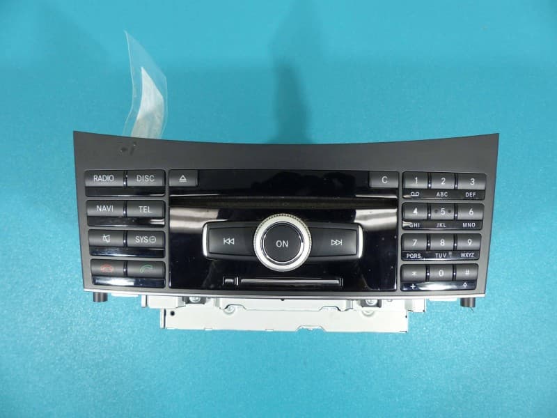 Radio fabryczne Mercedes E C207 A207 A2129004512 radioodtwarzacz