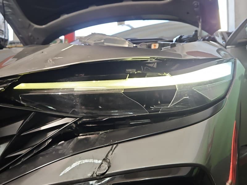 Reflektor lewy lampa przód Hyundai Elantra VII 20- EUROPA