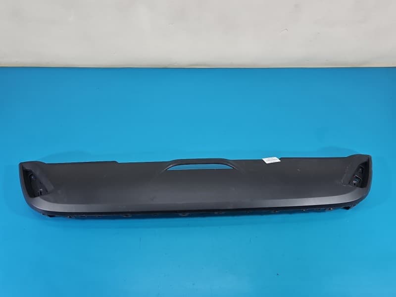 listwa nadwozia Toyota Yaris IV 52453 3200201 166030030100 dokładka zderzaka tył, uszkodzone mocowanie,rysy