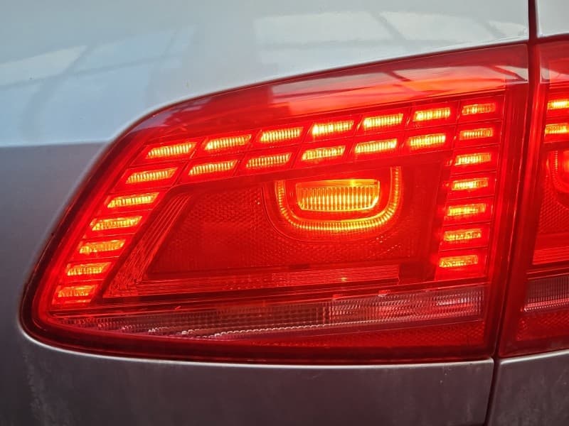 Lampa tył prawa błotnika Vw Passat B7 kombi EUROPA