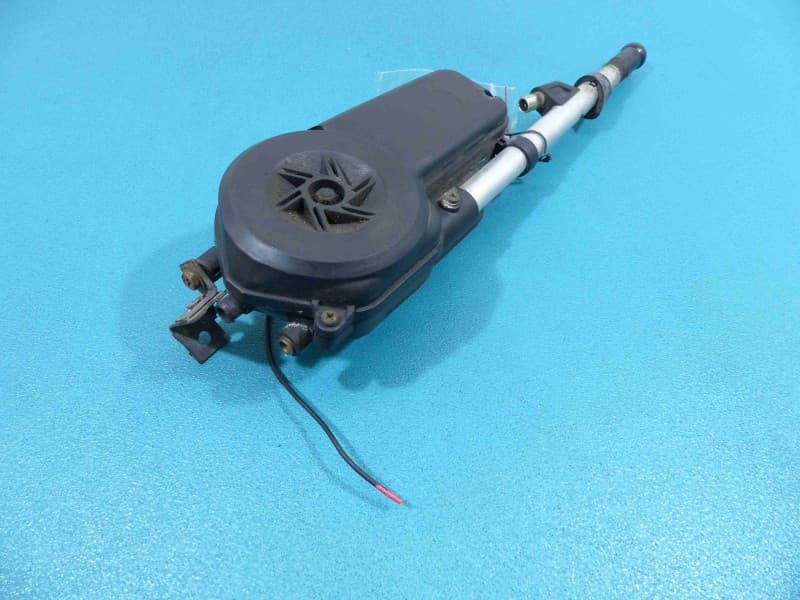Antena Jeep Grand cherokee III WK 20061107 czarny. PX8