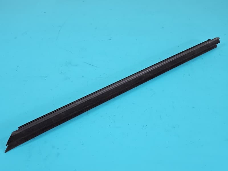 Uszczelka drzwi przód lewa BMW X3 G01 7393417/418