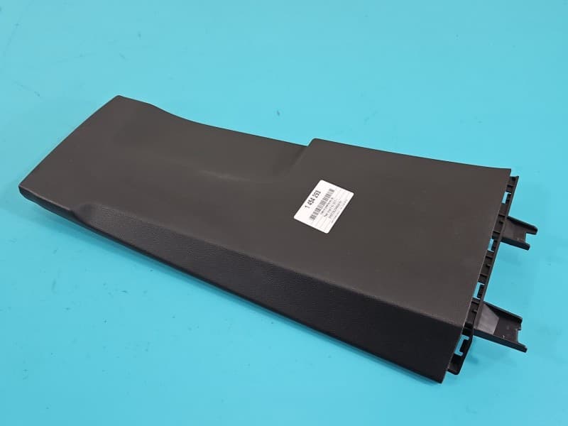 Osłona ZAŚLEPKA PLASTIK SŁUPKA LEWEGO Seat Ibiza V KJ 6F 6F0867239A