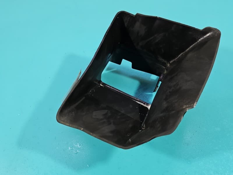 KIEROWNICA Wlot powietrza Renault Megane IV 1,5 dci 628108013R