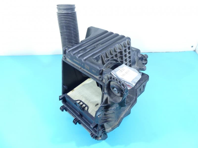Obudowa filtra powietrza Mercedes W245 1,7 wiel A2660940004
