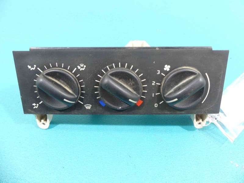 Konsola panel nawiewu Opel Movano I 133761F