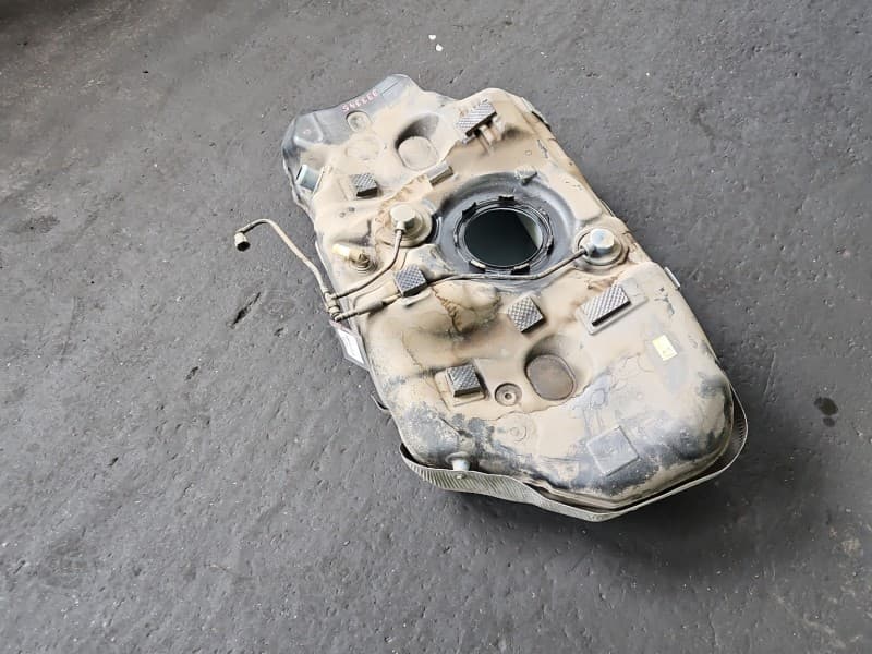 Zbiornik paliwa bak Hyundai Elantra VII 20- 1,6 16V 31161AA000