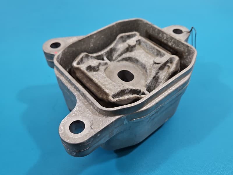 Poduszka silnika BMW iX1 U11 0,0 elektryczny 9894730