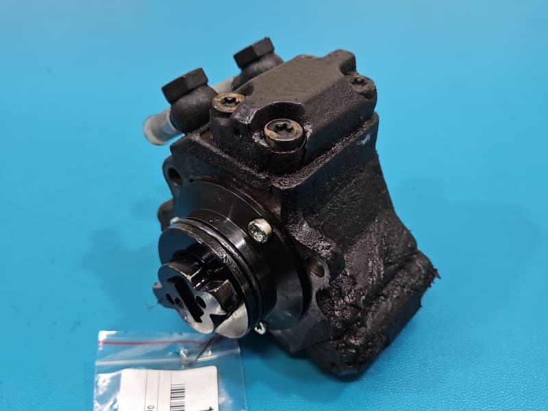 Pompa wtryskowa Opel Corsa D 1.3 cdti 0445010138