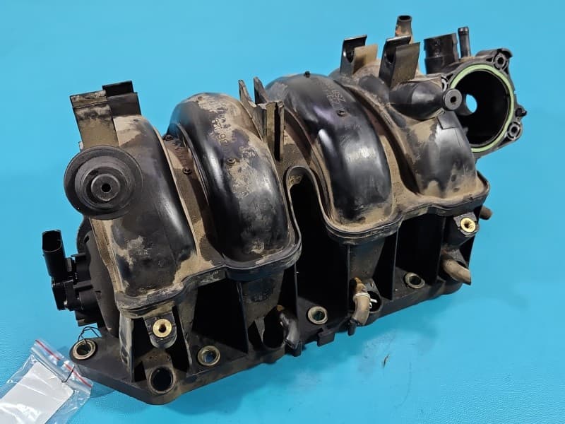 Kolektor ssący Seat Leon I Toledo II 1,6 16V 036129711FA