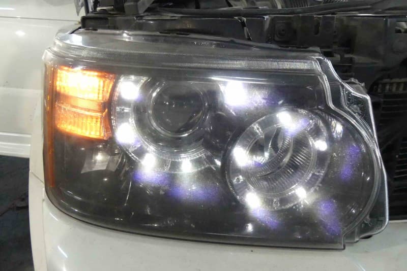 Reflektor prawy lampa przód Land Range Rover sport I L320 EUROPA AH32-13W029-HC