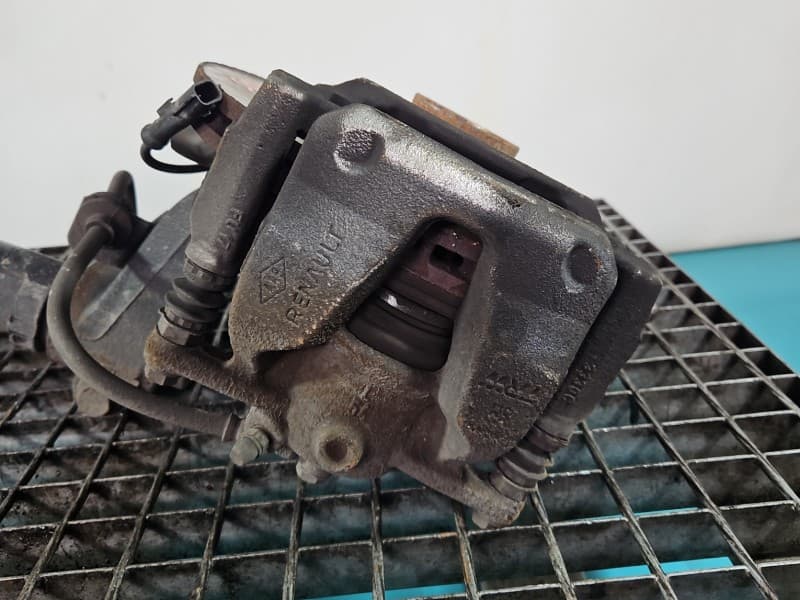Zacisk przód lewy Renault Megane IV 1,3 Tce