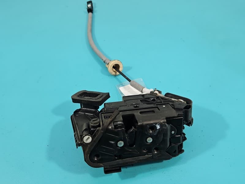 Zamek tył lewy Vw Passat B8 7pin 5TA839015E