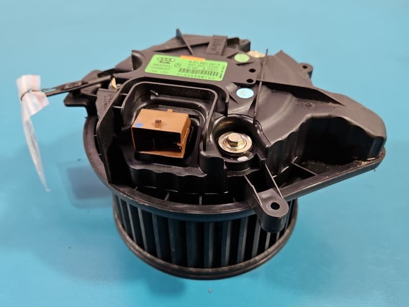 Dmuchawa nawiewu wentylator Audi A4 B6 europa 8E1820021A