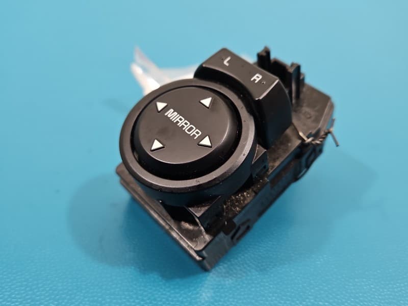 Przełącznik szyb Kia Picanto III 17- REGULACJI LUSTEREK EU 299181677 93530Q6020 93530-G6520