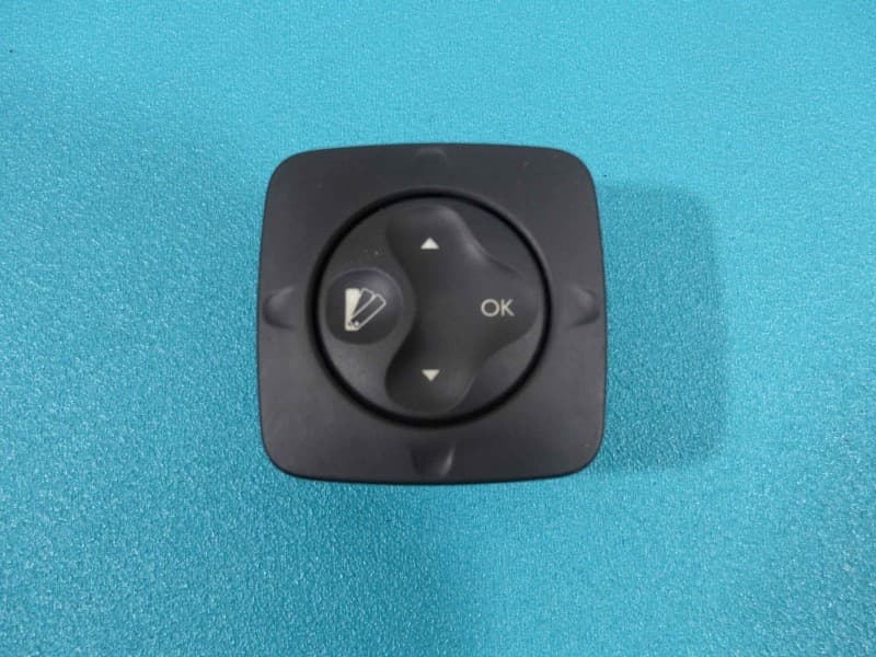 Przełącznik 4PIN WYŚWIETLACZA Renault Scenic III 283950001R