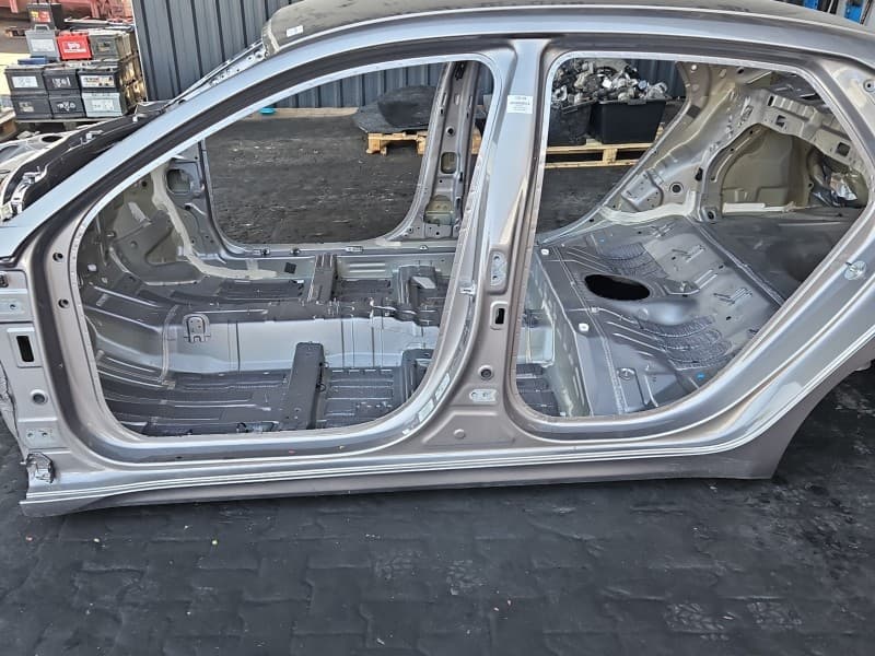 Próg lewy SŁUPEK ŚRODKOWY B Hyundai Elantra VII 20- sedan 4d M6T