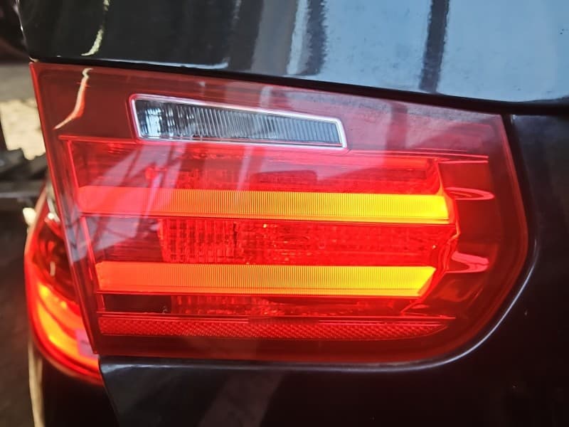 Lampa tył lewa klapy bmw F30 kombi EUROPA 7371111