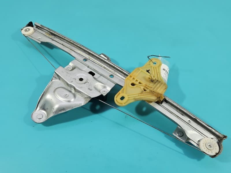 Podnośnik przód lewy SZYBY WINDA 807210272R 128001892-D Dacia Duster II 18-24 2pin 5d HB