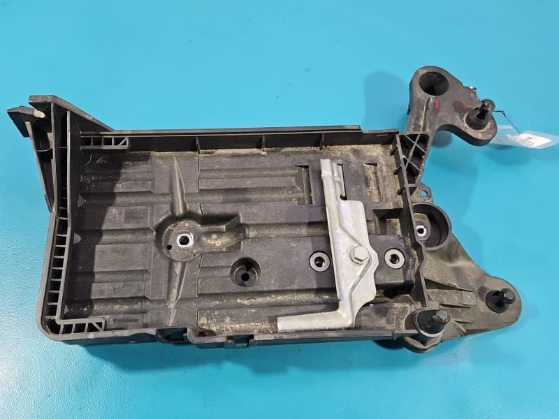Obudowa akumulatora podstawa Vw T-Roc 2,0 TFSI 5Q0915331K