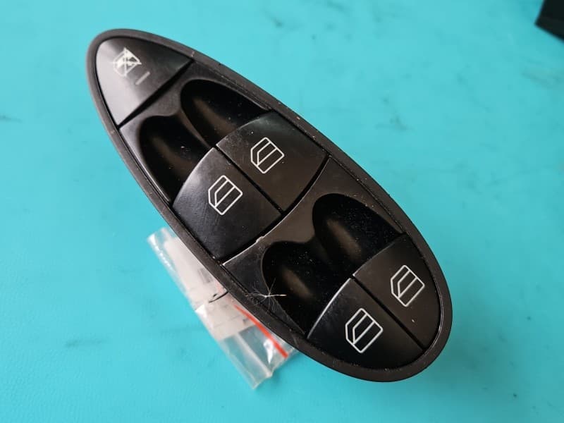 Przełącznik szyb Mercedes W211 EU A2118210058