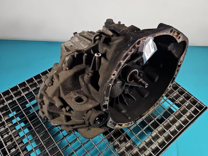 Skrzynia biegów PF6 010 PF6010 Nissan Primastar 01-14 2,0 dci
