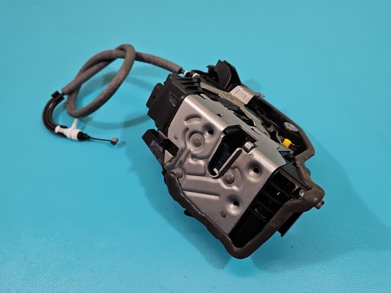 Zamek tył prawy BMW X5 F15 6+4pin 7325298