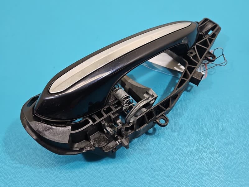 Klamka przód prawa zewnętrzna BMW G30 7401204 416