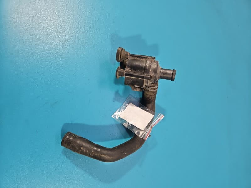 Pompka obiegu wody pompa Audi A5 F5 2,0 TFSI 06H121601N 8W0819370C