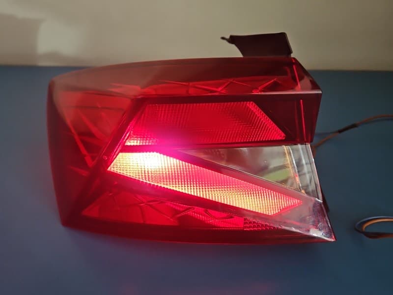 Lampa tył lewa błotnika Skoda Fabia IV HB EUROPA 6VE945095