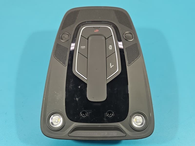 Lampa kabiny lampka Audi A5 F5 4K0947135AE