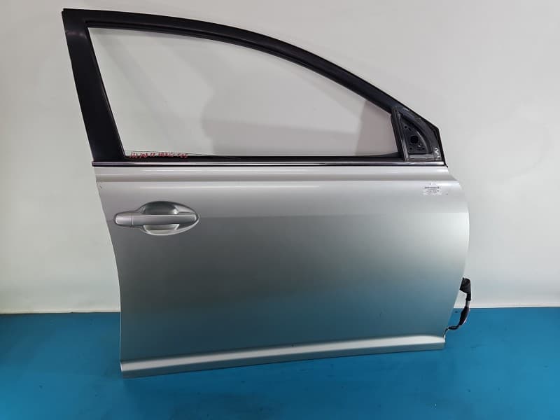 DRZWI PRZÓD PRAWE PASAŻERA Toyota Avensis II T25 5d 1C0