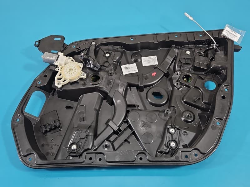 Podnośnik przód prawy SZYBY WINDA A0009065706 Mercedes W213 2PIN 5d kombi