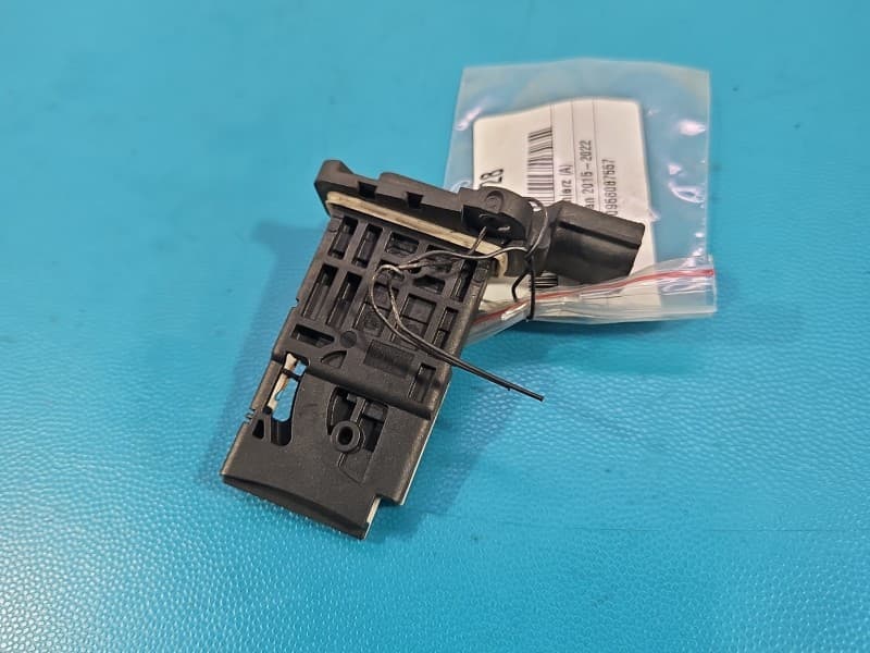 Przepływomierz Renault Talisman 1,6 dci 4-PIN 5WK98509 H8201412031 226805389R