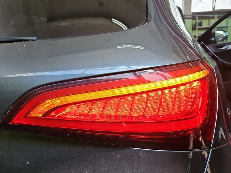 Lampa tył prawa klapy AUDI Q5 8R 08- HB EUROPA 8R0945094C