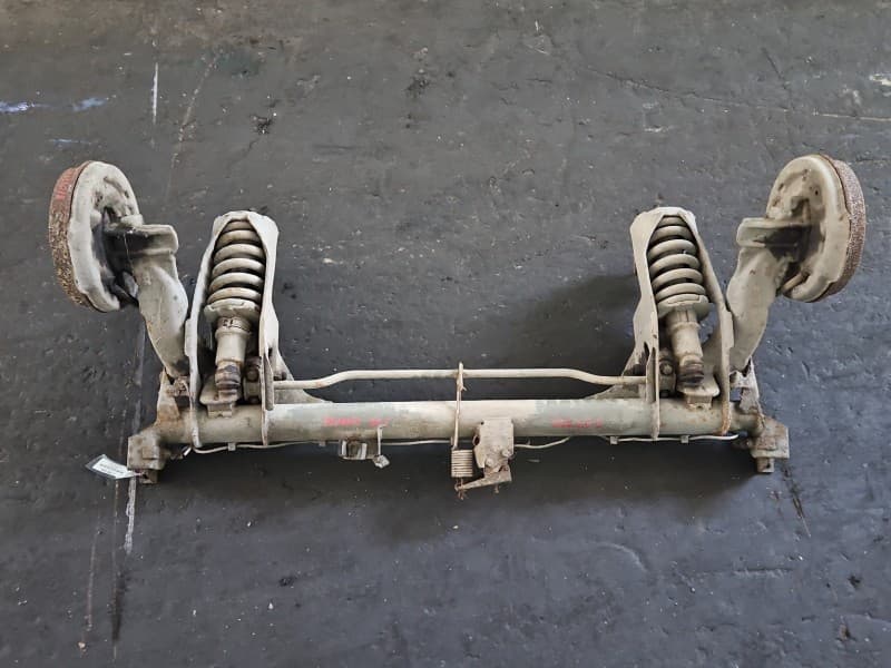Tylna belka oś tył Peugeot 305 1,5 gaźnik