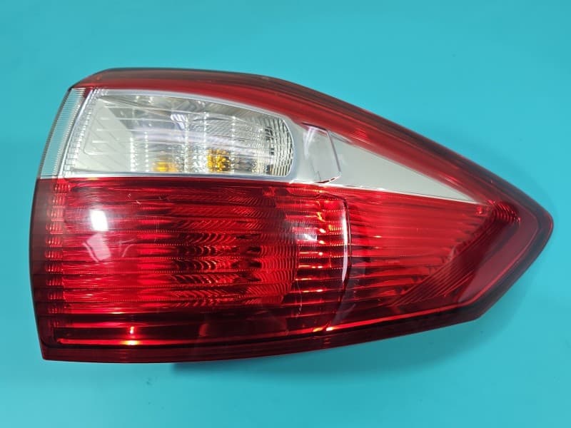 Lampa tył prawa błotnika FORD C-MAX II MK2 HB EUROPA AM51-13404-BF