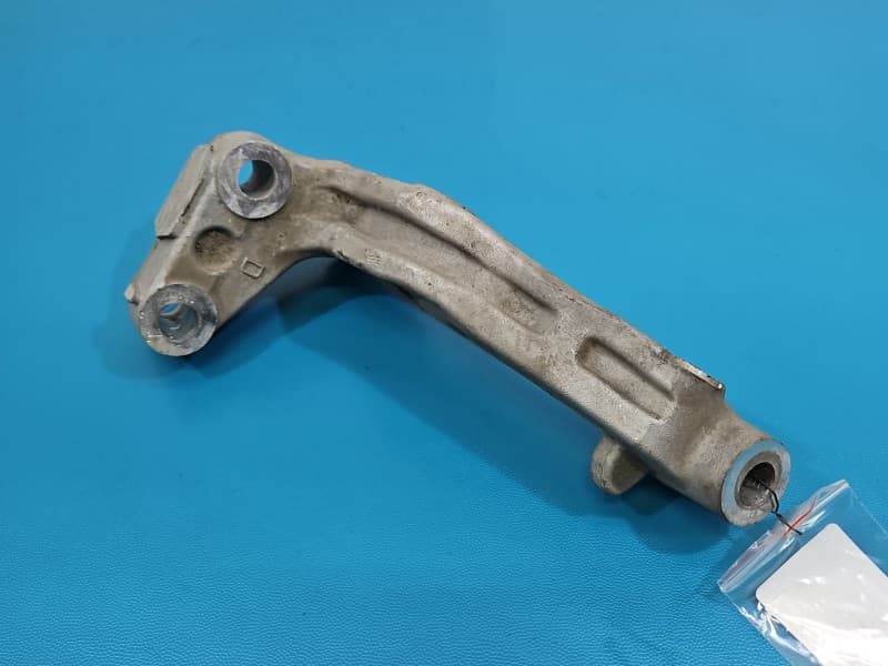 Mocowanie uchwyt Belki Silnika Przód Prawy Citroen C5 Aircross 17-25 S04-17B