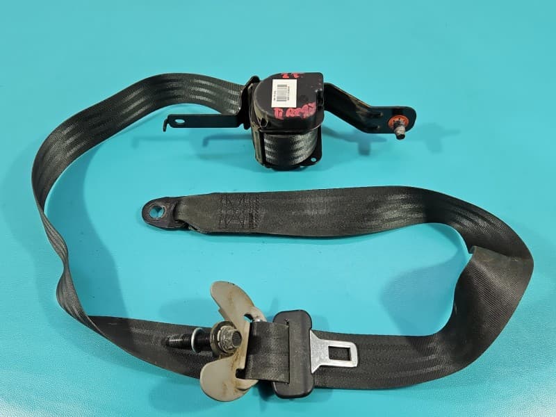 Pas bezpieczeństwa tył lewy 2 rzad hyundai H1 II 89810-4H000